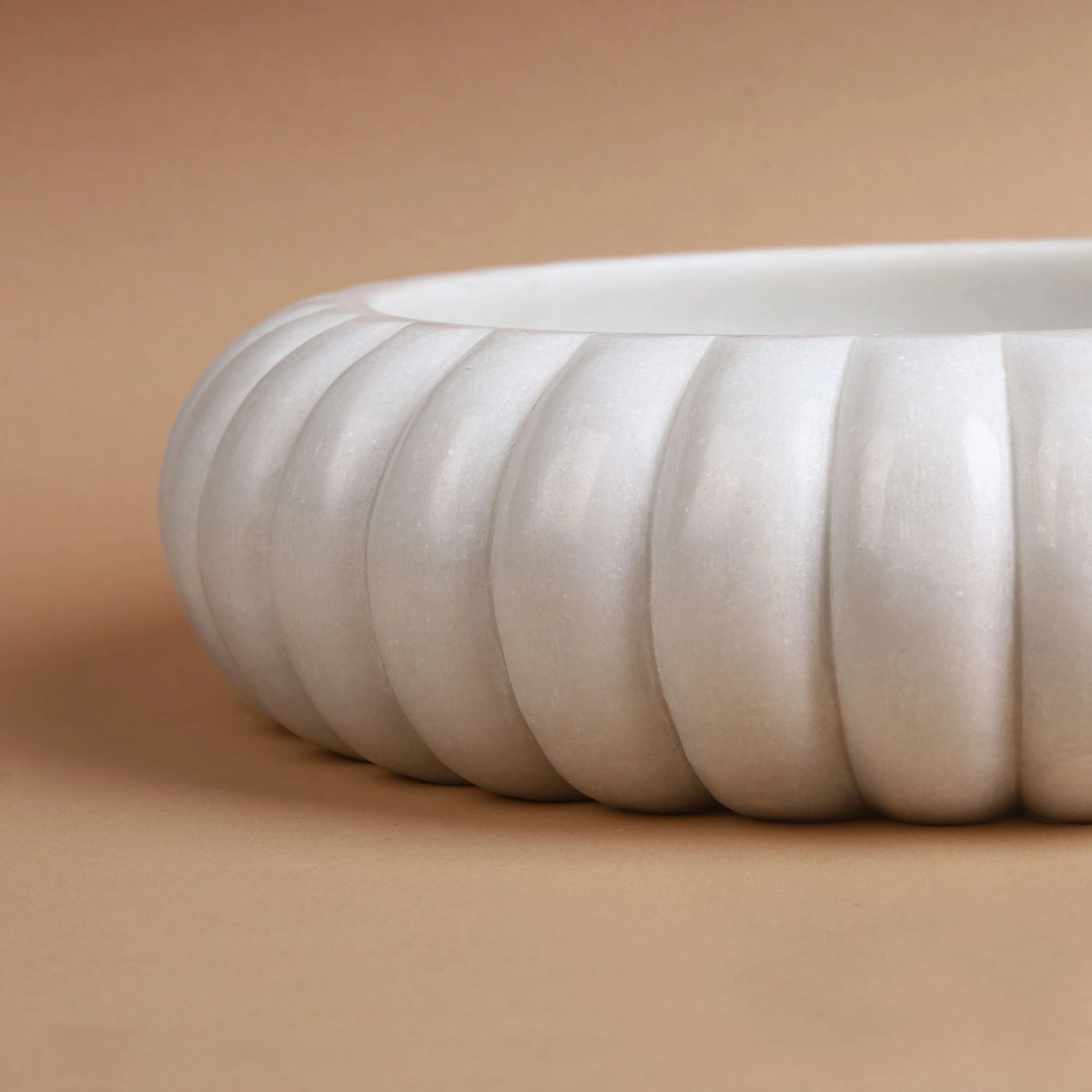 Cloud Urli - White Marble Ribbed Urli
