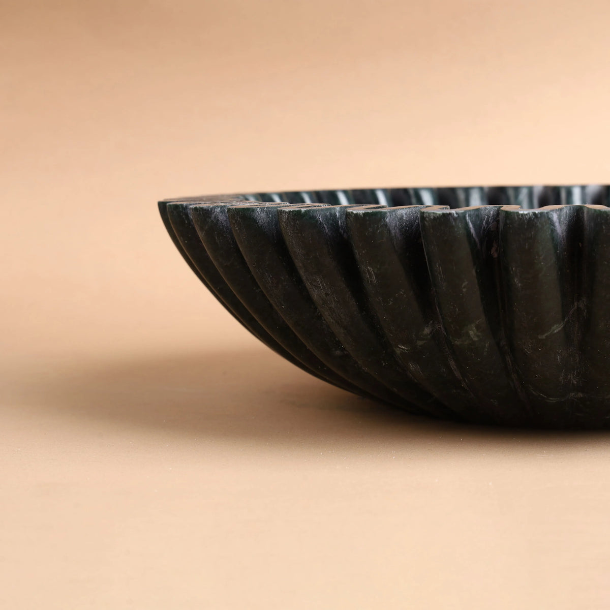 Ripple Bowl – Black Marble Fluted Bowl with Wavy Rim