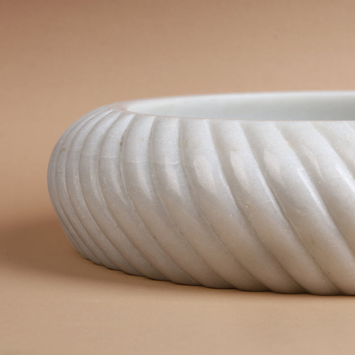 Swirl Urli - White Marble Twisted-Rib Urli