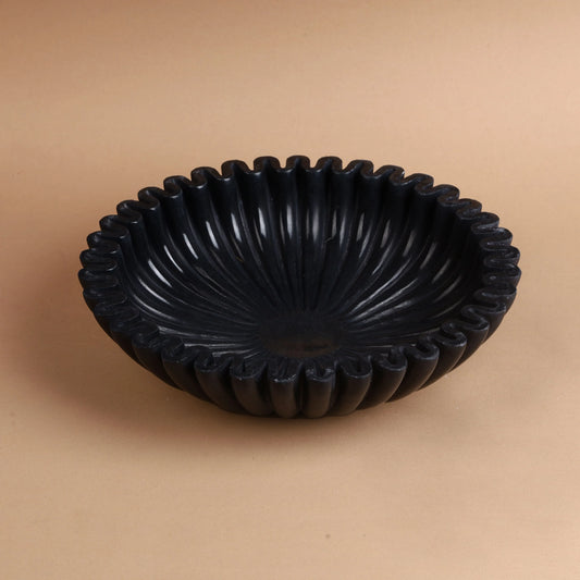 Ripple Bowl – Black Marble Fluted Bowl with Wavy Rim