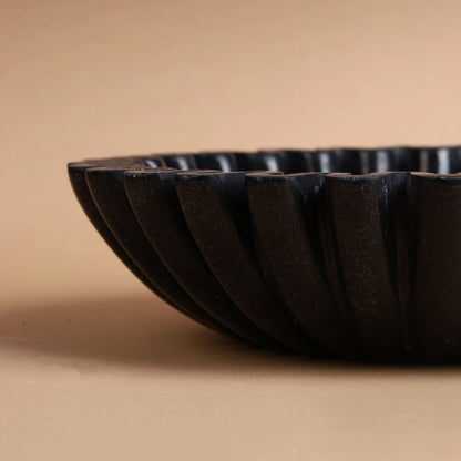 Ripple Bowl – Black Marble Fluted Bowl with Wavy Rim