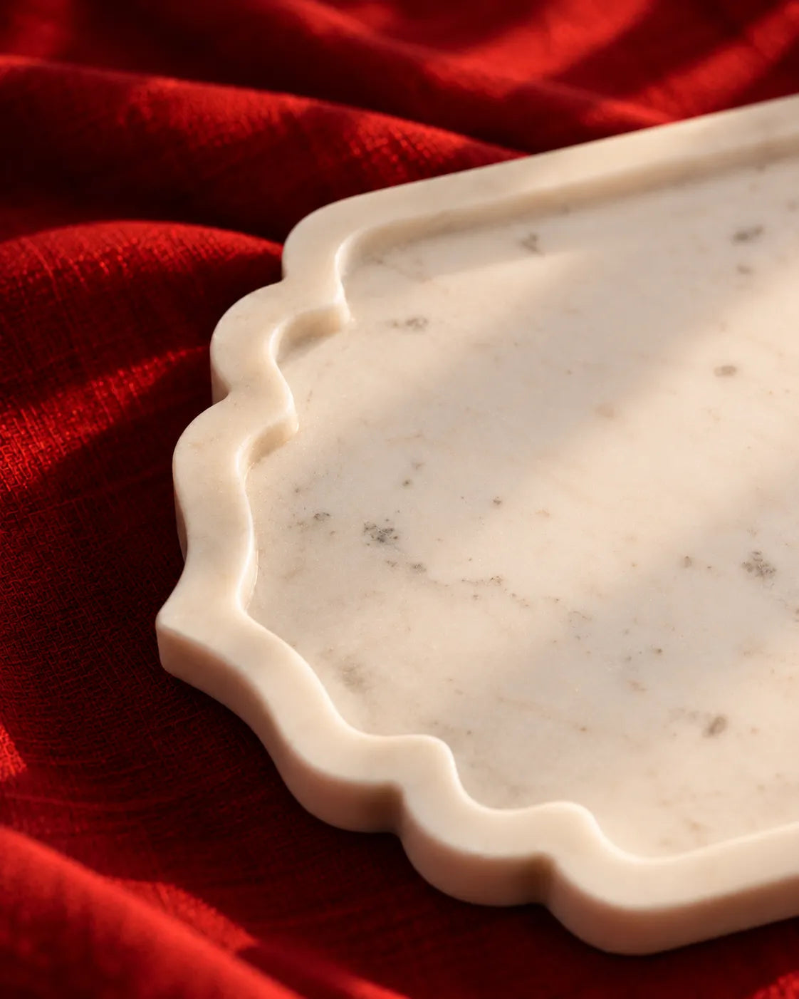 Scalloped Marble Serving Tray (Rectangular)